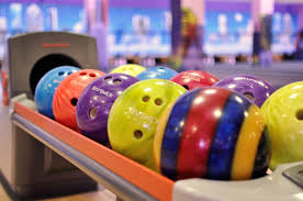 Игра в боулинг в Кемерове.Ultra Подарки. Игра в боулинг в Кемерове. Сервис: UltraPodarki.ru 8 800 505 95 30. Игра в боулинг, игра в боулинг Кемерово, боулинг Кемерово, купить боулинг Кемерово, играть в боулинг, играть в боулинг Кемерово