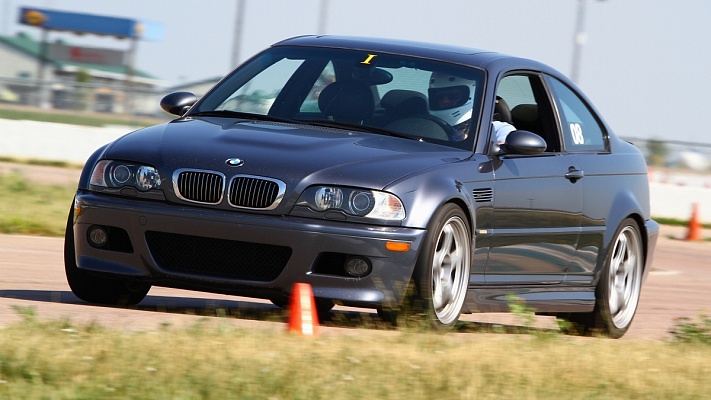 Контраварийное вождение в Кемерове. Ultra Подарки. Купить уроки контраварийного вождения в Кемерове. Научитесь водить машину в любых условиях! Сервис UltraPodarki.ru 8 800 505 95 30. Контраварийное вождение Кемерово, контраварийное вождение, экстремальное вождение Кемерово, экстремальное вождение, обучение вождению Кемерово, обучение вождению, вождение Кемерово, вождение,  курс вождения Кемерово, курс вождения, курсы экстремальное вождения Кемерово, курсы экстремального вождения, обучение в автошколе Кемерово, обучение в автошколе