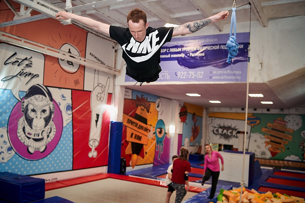  Батутный центр в Кемерове. Сервис Ultra Подарки. Купить подарочный сертификат в батутный центр, попробуйте прыжки на батуте в Кемерове. Сервис UltraPodarki.ru 8 (800) 555 95-30.. Батутный центр , батутный центр, батутный центр цены, батутный центр в Кемерове,  батутный парк, батут прыгать, прыжки +на батуте, батут Кемерово, батут спорт