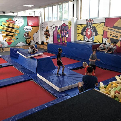  Батутный центр в Кемерове. Сервис Ultra Подарки. Купить подарочный сертификат в батутный центр, попробуйте прыжки на батуте в Кемерове. Сервис UltraPodarki.ru 8 (800) 555 95-30.. Батутный центр , батутный центр, батутный центр цены, батутный центр в Кемерове,  батутный парк, батут прыгать, прыжки +на батуте, батут Кемерово, батут спорт