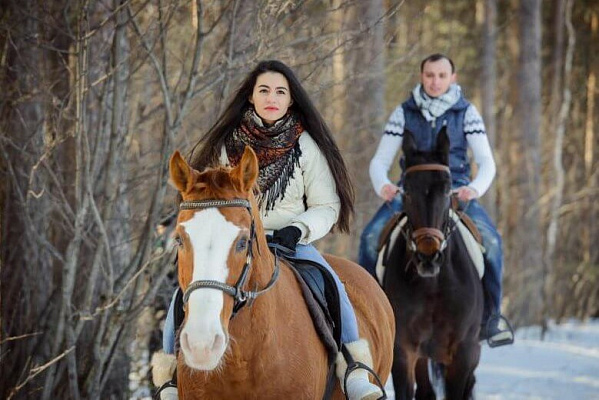 Конная прогулка для двоих в Кемерове. Подарочные сертификаты Ultra Подарки. Купить оригинальный подарок или подарочный сертификат на Конная прогулка для двоих в Кемерове. Сервис UltraPodarki.ru 8-800-505-9530. Катание на лошадях, Прогулка на лошади, Прогулка на лошадях для двоих, Конная прогулка для двоих, конный клуб, Конный клуб Ритм, конная прогулка, конная прогулка в Кемерове