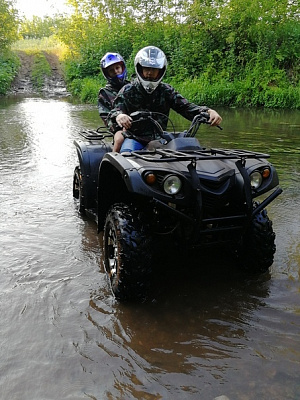 Катание на квадроциклах в Кемерове. Сервис Ultra Подарки. Подарочный сертификат на катание на квадроциклах в Кемерове. Закажите катание на квадроциклах недорого и наслаждайтесь активным отдыхом с друзьями. Выбирайте живописные маршруты для езды на квадроциклах. Сервис UltraPodarki.ru 8800-505-9530. Катание на квадроциклах, Прокат квадроциклов, езда на квадроцикле, прокат квадроциклов Кемерово, катание на квадроциклах Кемерово, Катание на квадроциклах зимой, Катание на квадроциклах летом, Сертификат на катание на квадроциклах 

