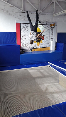  Батутный центр в Кемерове. Сервис Ultra Подарки. Купить подарочный сертификат в батутный центр, попробуйте прыжки на батуте в Кемерове. Сервис UltraPodarki.ru 8 (800) 555 95-30.. Батутный центр , батутный центр, батутный центр цены, батутный центр в Кемерове,  батутный парк, батут прыгать, прыжки +на батуте, батут Кемерово, батут спорт