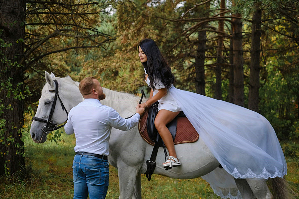 Конная прогулка для двоих в Кемерове. Подарочные сертификаты Ultra Подарки. Купить оригинальный подарок или подарочный сертификат на Конная прогулка для двоих в Кемерове. Сервис UltraPodarki.ru 8-800-505-9530. Катание на лошадях, Прогулка на лошади, Прогулка на лошадях для двоих, Конная прогулка для двоих, конный клуб, Конный клуб Ритм, конная прогулка, конная прогулка в Кемерове