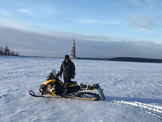 Катание на снегоходах в Кемерове в подарок. Сервис Ultra Подарки
. Подарочный сертификат на катание на снегоходах в Кемерове с друзьями. Закажите прокат снегоходов в подарок для мужчины по привлекательным ценам. Живописные маршруты для езды на снегоходах это отличная возможность активного отдыха. Сервис UltraPodarki.ru 8 800 505 95 30. катание на снегоходах, подарочный сертификат на катание на снегоходе, прокат снегоходов, прокат снегоходов Кемерово, катание на снегоходах Кемерово, езда на снегоходе