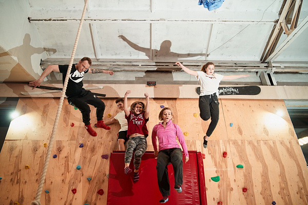  Батутный центр в Кемерове. Сервис Ultra Подарки. Купить подарочный сертификат в батутный центр, попробуйте прыжки на батуте в Кемерове. Сервис UltraPodarki.ru 8 (800) 555 95-30.. Батутный центр , батутный центр, батутный центр цены, батутный центр в Кемерове,  батутный парк, батут прыгать, прыжки +на батуте, батут Кемерово, батут спорт