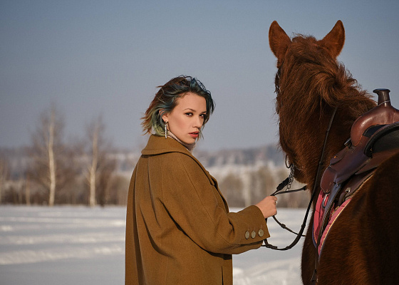 Верховая езда на лошадях в Кемерове. Подарочные сертификаты Ultra Подарки. Купить оригинальный подарок или подарочный сертификат на Верховая езда на лошадях в Кемерове. Сервис UltraPodarki.ru 8-800-505-9530. Катание на лошадях, Прогулка на лошади, Прогулка на лошадях для двоих, Верховая езда на лошадях, конный клуб, Конный клуб Ритм, конная прогулка, конная прогулка в Кемерове